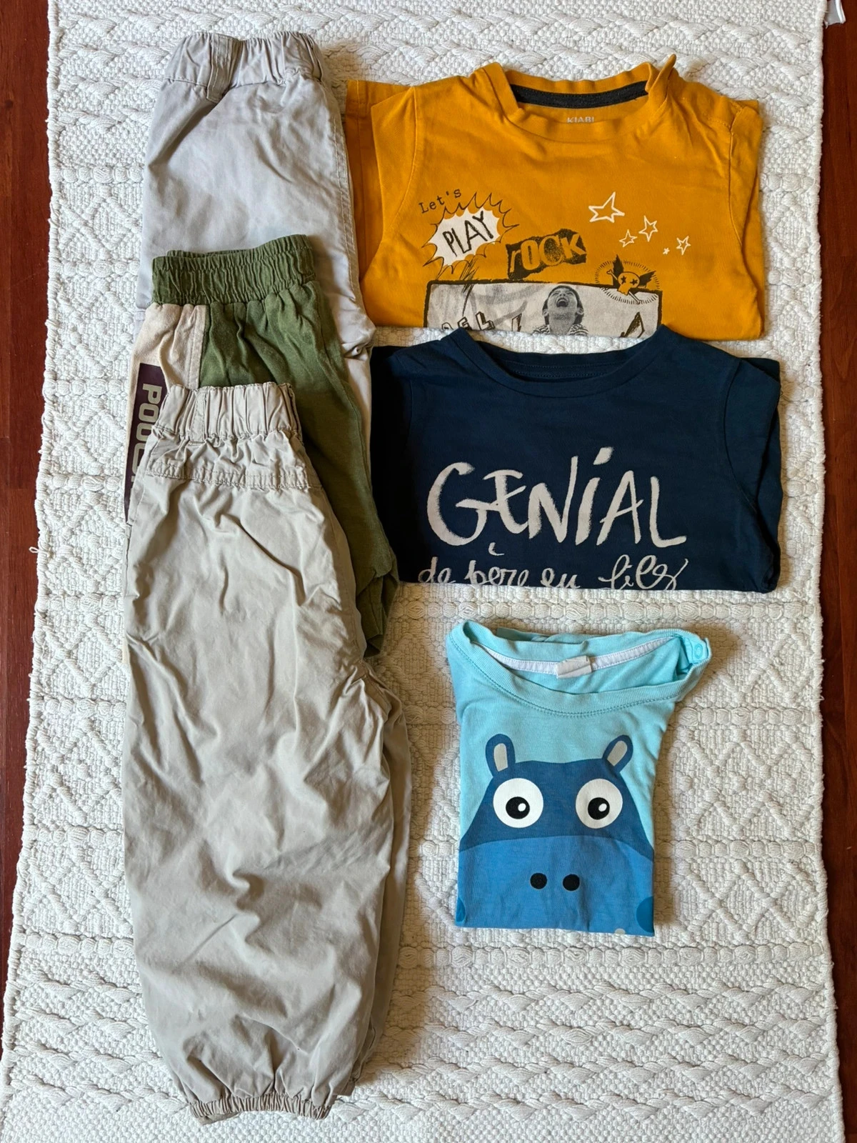 Lot de vêtements 2 ans (6 articles)